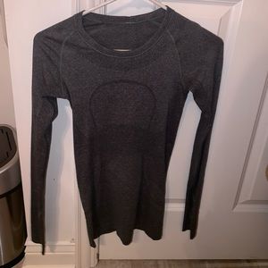 Lululemon top